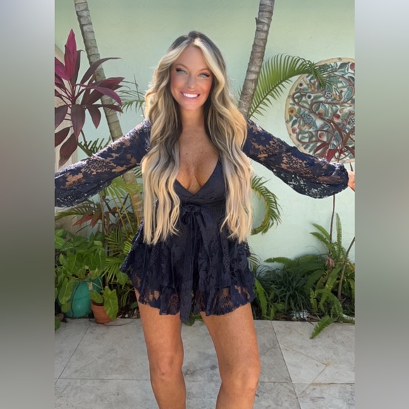 Navy Lace Romper - Picture 5 of 5